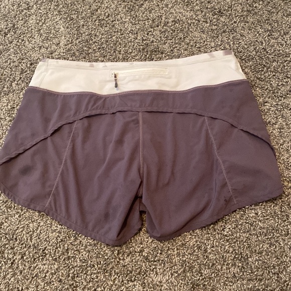LULULEMON SIZE 6 SHORTS- 4" inseam - Picture 2 of 4